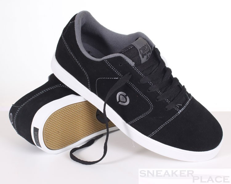 Circa shoes black and white online